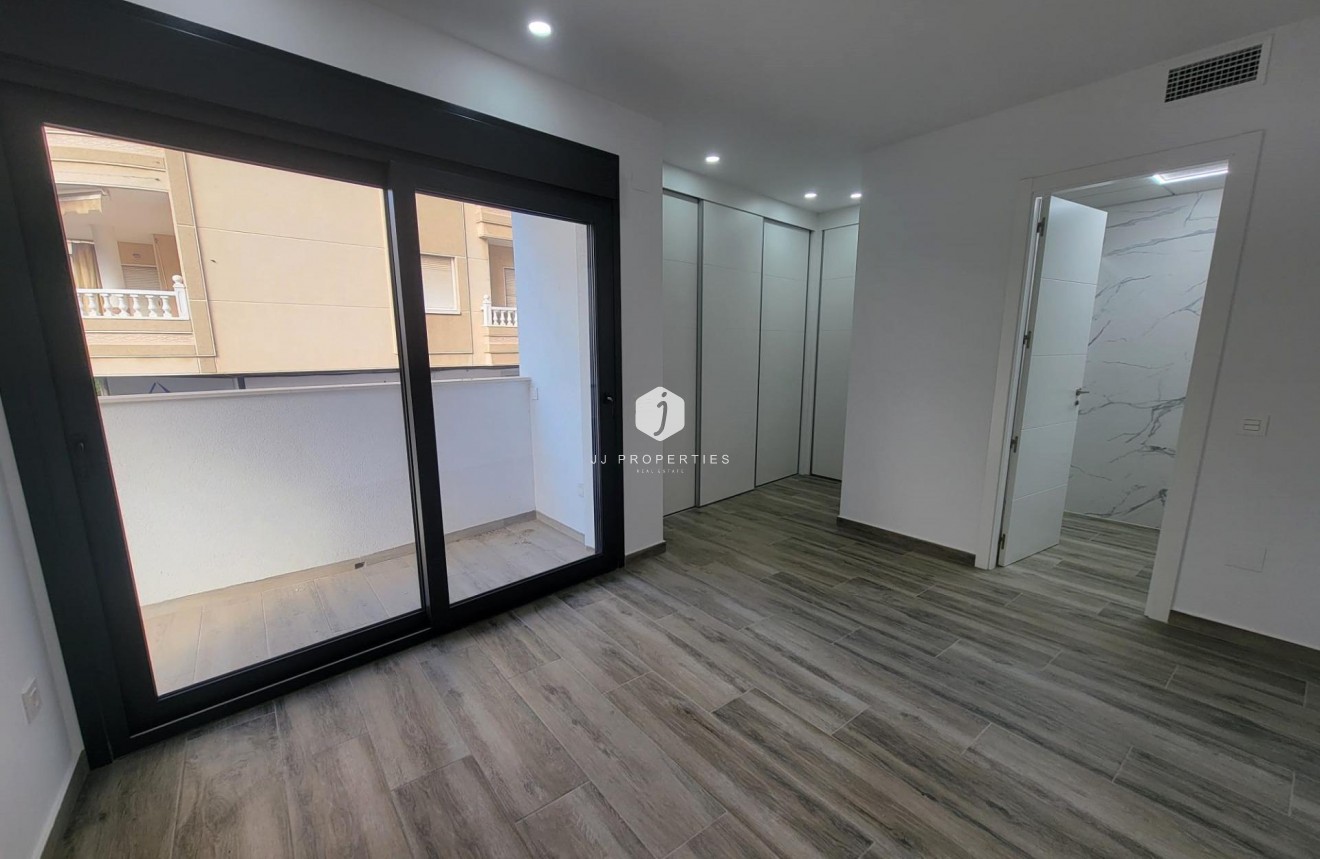 Segunda mano - Apartamento / piso -
Torrevieja - Playa del Cura