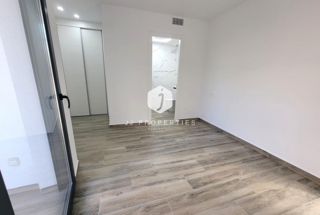Segunda mano - Apartamento / piso -
Torrevieja - Playa del Cura