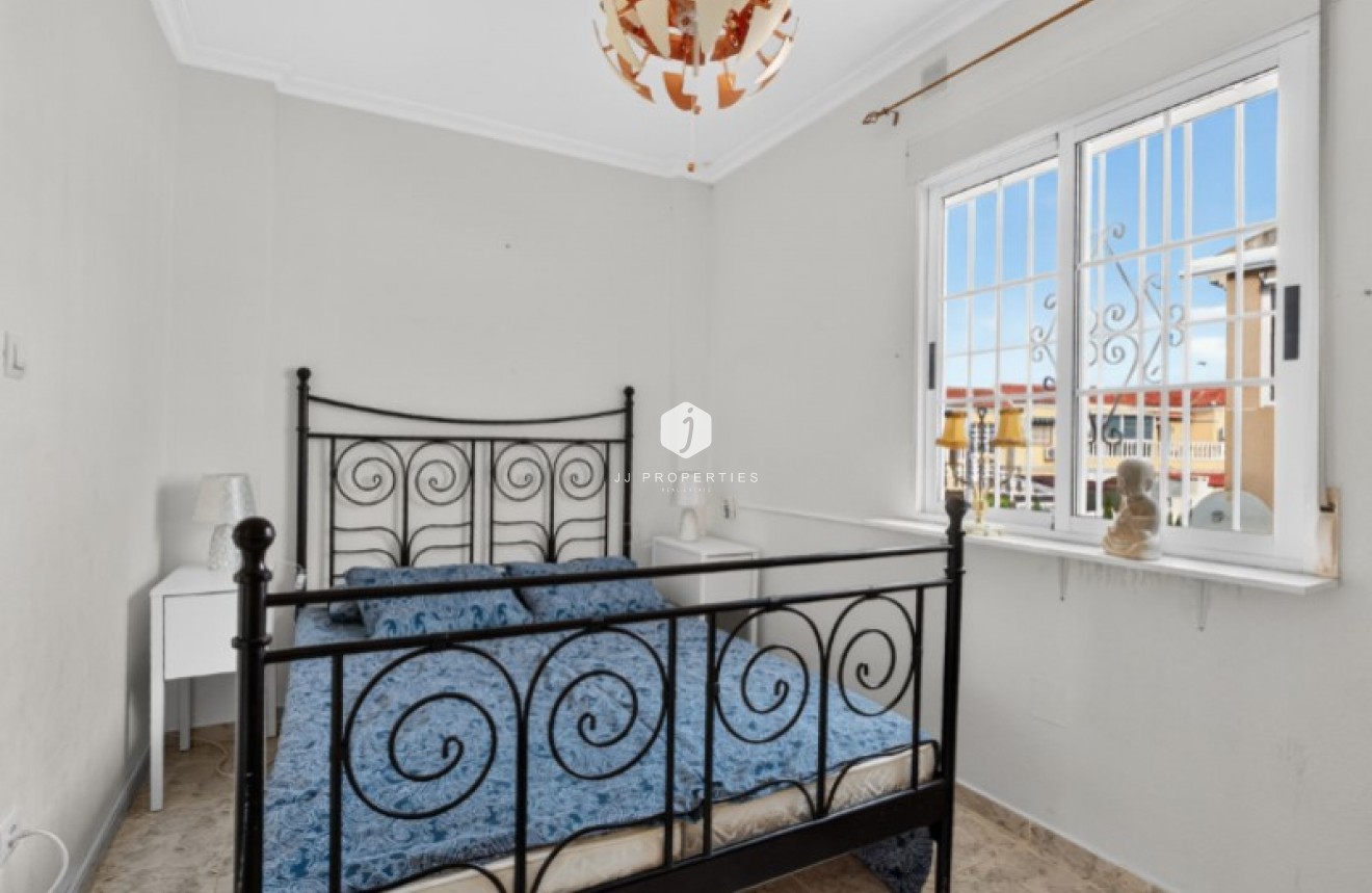 Tweedehands - Chalet -
Torrevieja - Costa Blanca