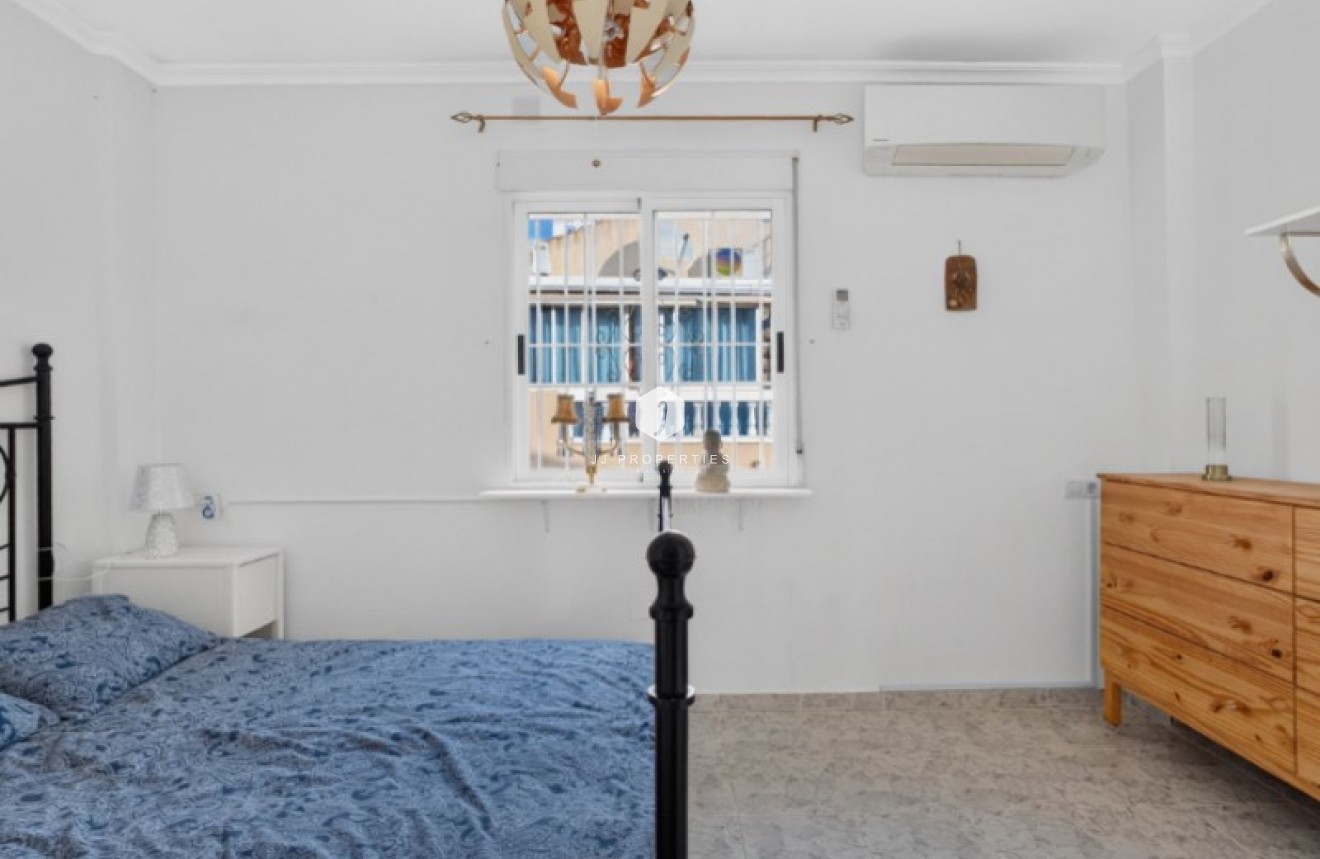 Tweedehands - Chalet -
Torrevieja - Costa Blanca