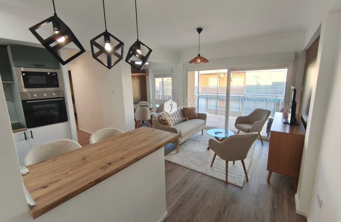 Tweedehands - Penthouse -
Punta Prima - Costa Blanca