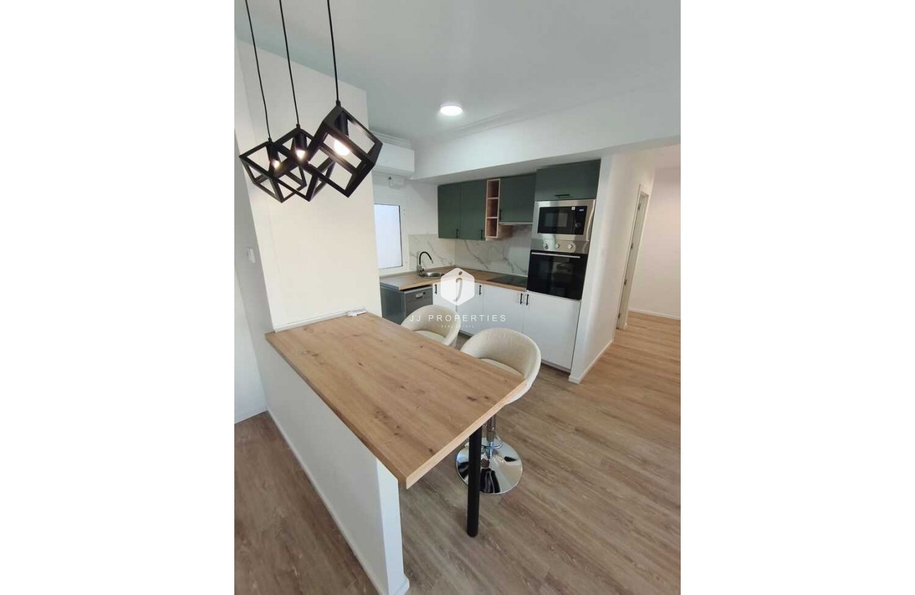 Tweedehands - Penthouse -
Punta Prima - Costa Blanca