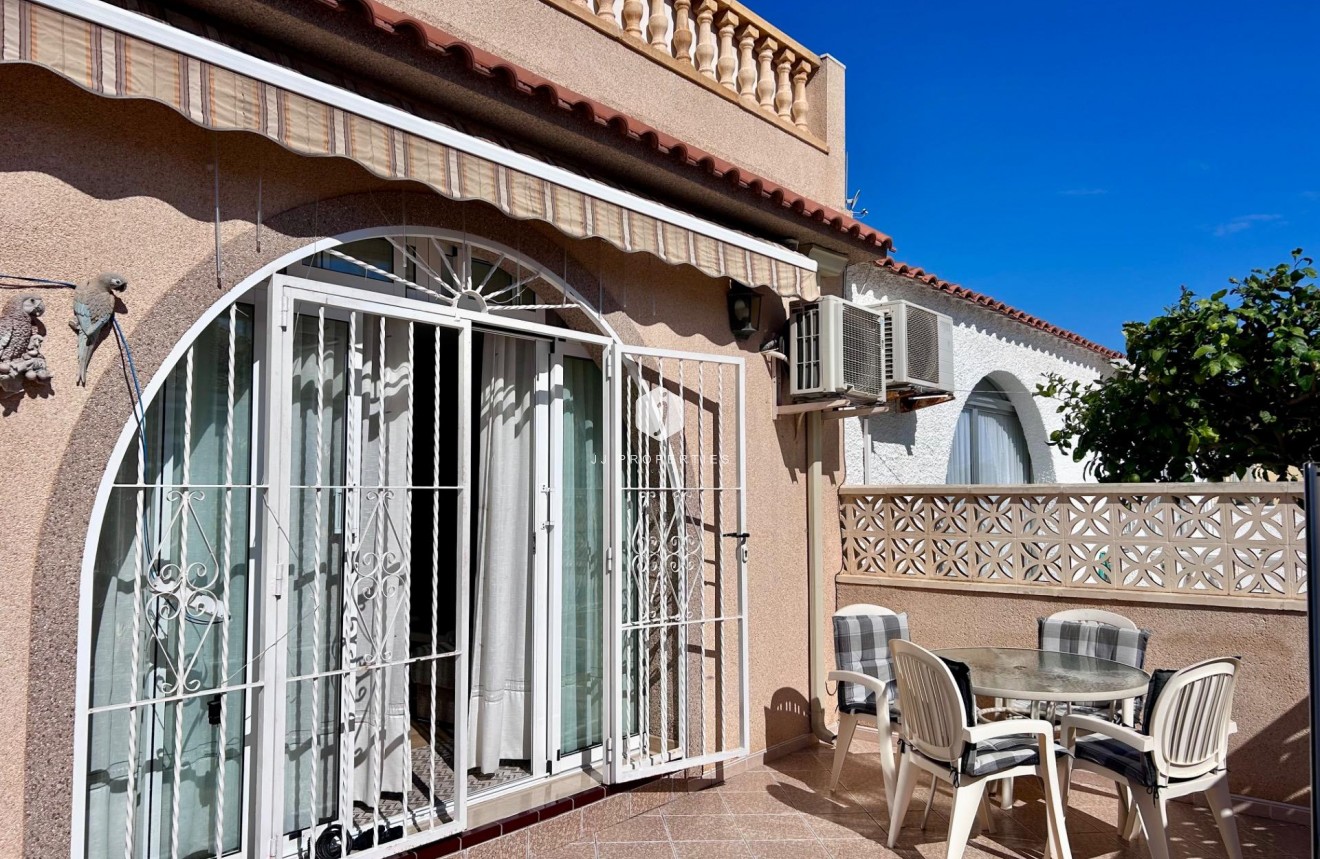 Segunda mano - Chalet -
Torrevieja - La Siesta - El Salado - Torreta