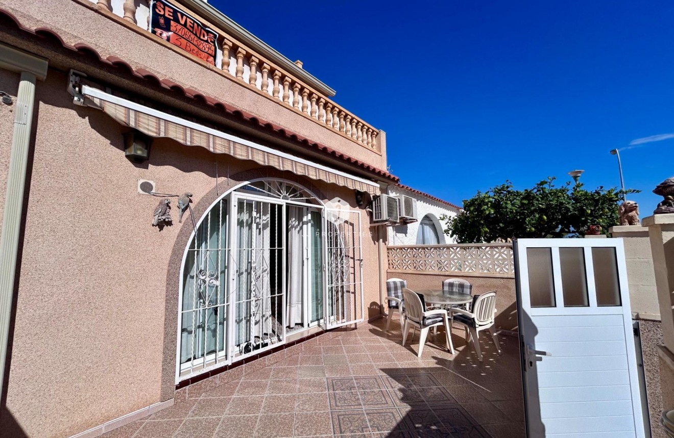 Segunda mano - Chalet -
Torrevieja - La Siesta - El Salado - Torreta