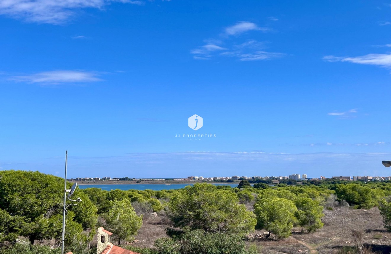 Segunda mano - Chalet -
Torrevieja - La Siesta - El Salado - Torreta